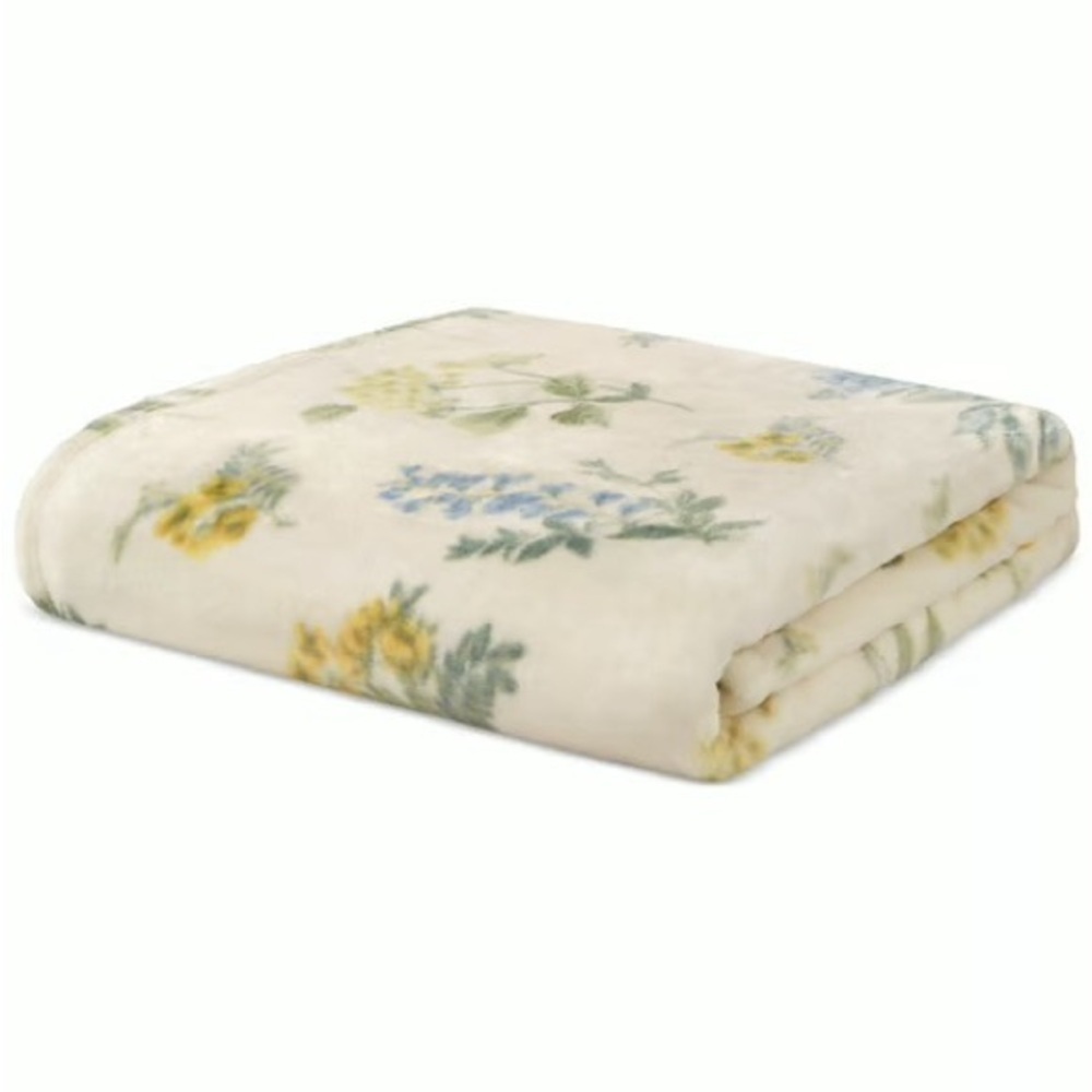 Blue and Yellow Florals Feminine Home Decor Yellow Blue White - Classic Design - Picture 7 of 10
